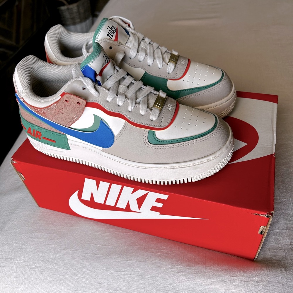 Women’s Nike Air Force 1 shadow size 9